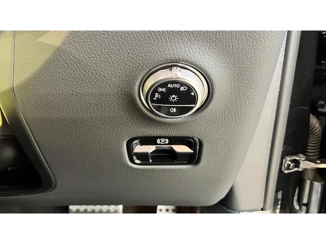 GLC GLC220d4マチッククーペAMGラインパッケージ ISG レザー 禁煙車 全周囲カメラ フルセグ エアサスペンション 記録簿 4WD オートマチックハイビーム ETC ミュージックプレイヤー接続可 電動シート アダプティブクルーズコントロール サンルーフ(6枚目)