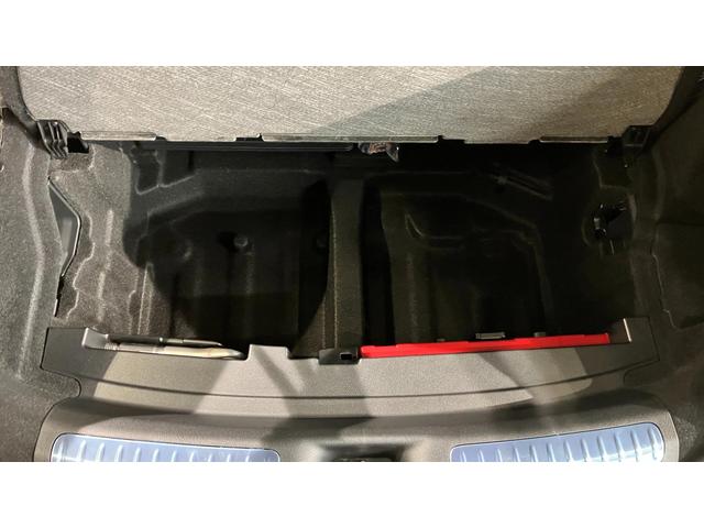 GLC GLC220d4マチッククーペAMGラインパッケージ ISG レザー 禁煙車 全周囲カメラ フルセグ エアサスペンション 記録簿 4WD オートマチックハイビーム ETC ミュージックプレイヤー接続可 電動シート アダプティブクルーズコントロール サンルーフ(28枚目)