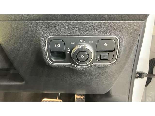 ＧＬＢ ＧＬＢ１８０　ＡＭＧラインパッケージ　ＭＰ２０２５０２　フルセグＴＶ　３６０°カメラ　パワーシート　ＬＥＤライト　キーレスゴー　バックカメラ　パーキングアシスト　ＡＣＣ　ナビＴＶ　シートヒーター　ルーフレール　３列シート　ＥＴＣ　アイドリングストップ（7枚目）