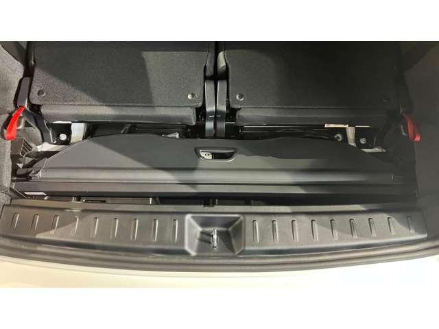 ＧＬＢ ＧＬＢ１８０　ＡＭＧラインパッケージ　ＭＰ２０２５０２　フルセグＴＶ　３６０°カメラ　パワーシート　ＬＥＤライト　キーレスゴー　バックカメラ　パーキングアシスト　ＡＣＣ　ナビＴＶ　シートヒーター　ルーフレール　３列シート　ＥＴＣ　アイドリングストップ（50枚目）