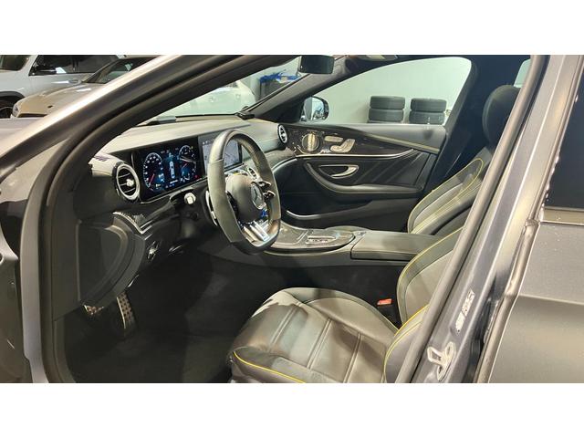 Eクラス E63 S 4マチック+ 4WD AMGカーボンPKG ドラレコ ヒーター ワンオーナー サンルーフ 全周囲カメラ エアサス 地デジ ACC Pシート ETC PTS サイドカメラ LEDヘッドライト シートエアコン アイドリングストップ 4WD(4枚目)