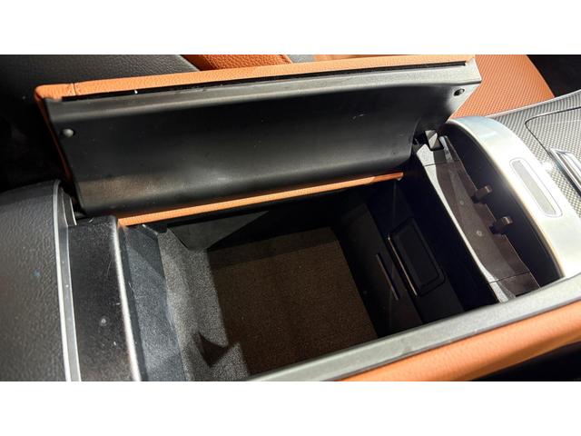 Cクラス C43 4マチック(BSG搭載モデル) アクスルステアリング 禁煙 衝突被害軽減システム LEDヘッドランプ パノラマSR オートマチックハイビーム ヒーター クリアランスソナー レザーシート アルミホイール 360度 ACC 4WD フルセグTV 電動シート(59枚目)