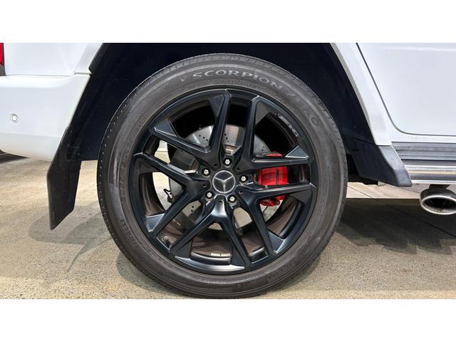 Gクラス G63 4WD アダプティブダンピングシステム Bカメラ キーレスゴー シートH 地デジ シートクーラー スマートキー アルミホイール 記録簿 レーンアシスト ドライブレコーダー アダプティブクルーズコントロール ナビTV 4WD ETC 本革シ(10枚目)