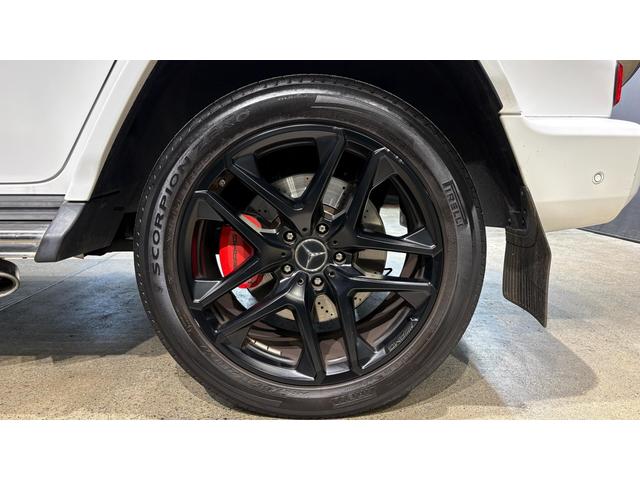 Gクラス G63 4WD アダプティブダンピングシステム Bカメラ キーレスゴー シートH 地デジ シートクーラー スマートキー アルミホイール 記録簿 レーンアシスト ドライブレコーダー アダプティブクルーズコントロール ナビTV 4WD ETC 本革シ(11枚目)