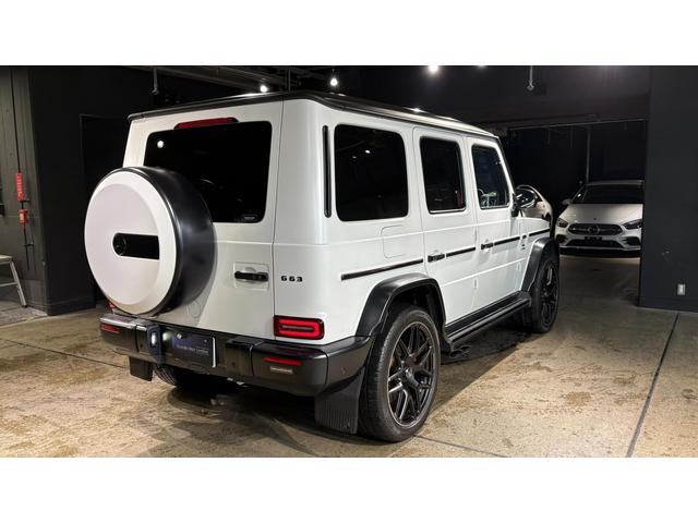 Gクラス G63 マグノヒーローエディション レーダーセーフティパッケージ マグノナイトブラックスペアタイヤリング カーボンインテリア 弊社下取り 1オーナー(5枚目)