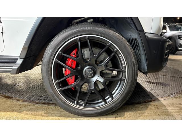 Gクラス G63 マグノヒーローエディション レーダーセーフティパッケージ マグノナイトブラックスペアタイヤリング カーボンインテリア 弊社下取り 1オーナー(10枚目)