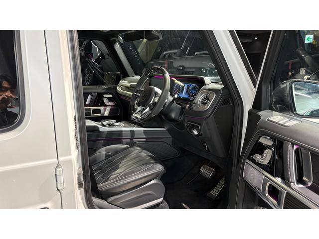 Gクラス G63 マグノヒーローエディション レーダーセーフティパッケージ マグノナイトブラックスペアタイヤリング カーボンインテリア 弊社下取り 1オーナー(14枚目)