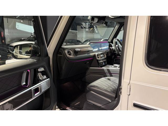 Gクラス G63 マグノヒーローエディション レーダーセーフティパッケージ マグノナイトブラックスペアタイヤリング カーボンインテリア 弊社下取り 1オーナー(32枚目)