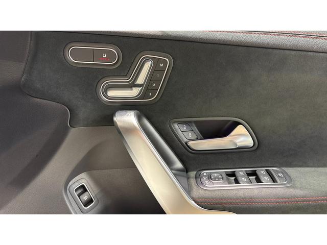 CLAクラス シューティングブレーク CLA200d シューティングブレーク AMGライン AMGライン ナビゲーションパッケージ 弊社下取り 1オーナー 18インチAMG5ツインスポークアルミホイール 本革巻マルチファンクションスポーツステアリング(パドルシフト付き)(19枚目)