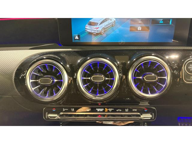 CLAクラス シューティングブレーク CLA200d シューティングブレーク AMGライン AMGライン ナビゲーションパッケージ 弊社下取り 1オーナー 18インチAMG5ツインスポークアルミホイール 本革巻マルチファンクションスポーツステアリング(パドルシフト付き)(50枚目)