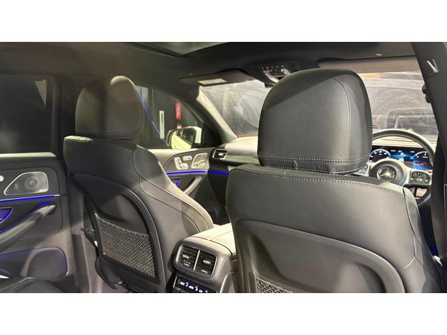 ボディコーティングやウィンドウフィルムの貼り付けなどもお任せ下さい。カーディテーリング専門の職人が、丁寧に施工させて頂きます。