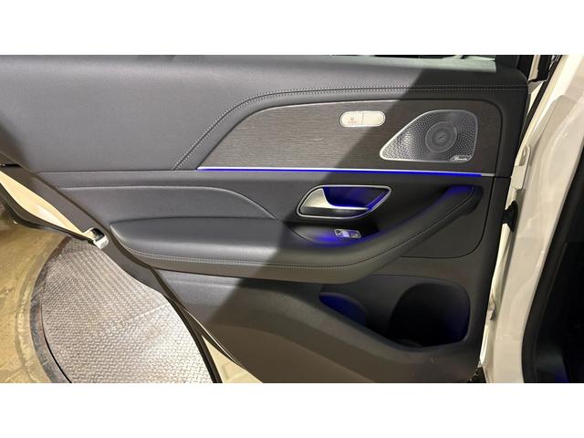 【ブラインドスポットアシスト】車線変更時に車両後方から来る車両を検知し安全をサポートする装置です。