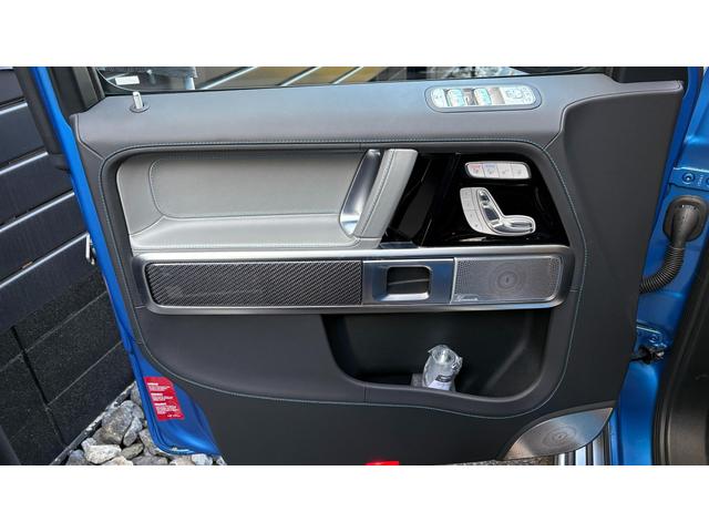 メルセデス・ベンツはドイツ本国シュツットガルト近郊でのメルセデス自車が関わった重大事故を、４０年以上に亘って調査しています。エアバッグやシートベルトテンショナーは、この調査の結果生み出されました。