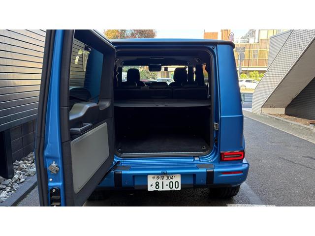 自動車保険に関しても、メルセデス・ベンツ専用のプログラムをご用意しております。飛び石や落下物などでのフロントガラスの修理が必要となった場合、最大で９万円分の補償を致します。