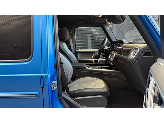 ＬＥＤヘッドライト：夜間走行時も良好な視界を確保し安心して運転できる高輝度ＬＥＤヘッドライトを装備！点灯速度が早く、消費電力も抑えられています。