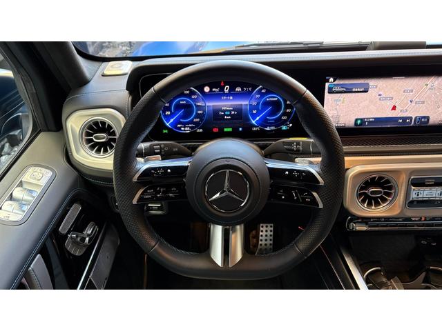 メルセデスベンツ正規販売店でしかご加入頂けない保険プログラムをご用意しております。無償付帯の安心サービスではフロントガラスやタイヤ交換費用の部分サポートを受けられます。保険割引率には影響ありません。