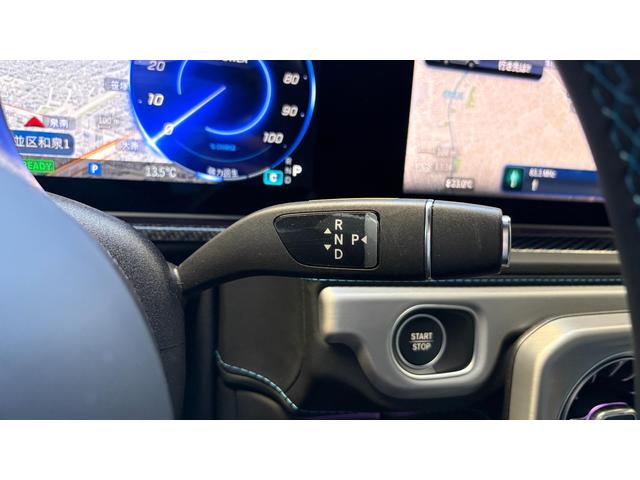 輸入車、国産車を問わず、現在お乗りのお車を下取りさせて頂きます。お車の車種やボディカラー、オプション装備などをご連絡頂けましたら、おおよその額を提示させて頂きますので、お気軽にお申し付け下さいませ。