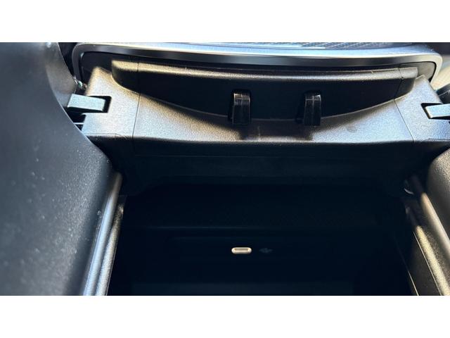 電車でご来店頂く場合は、京王線「代田橋駅」より徒歩６分程、急行・区間急行・快速電車などが停車する「笹塚駅」より徒歩１２分程です。