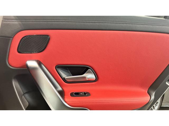 Ａクラス Ａ２００ｄ　ＡＭＧライン　ディーゼルターボ　ＡＭＧライン　レザーエクスクルーシブパッケージ　アドバンストパッケージ　パノラミックスライディングルーフ　ナビゲーションパッケージ　１オーナー　レーダークルコン　Ｃソナー　レーダーＳ（8枚目）