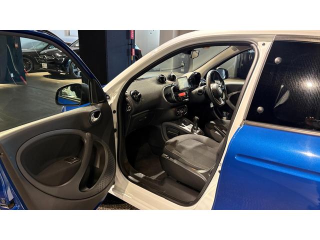 スマートフォーフォー パッション　クルコン　バックカメラ　ポータブルナビ　シートヒーター　ツートン　ツイナミック　クルコン　バックカメラ　ツートン（32枚目）