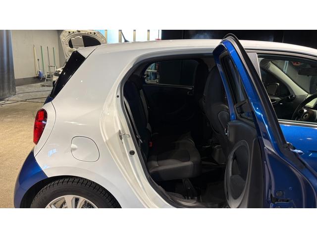 スマートフォーフォー パッション　クルコン　バックカメラ　ポータブルナビ　シートヒーター　ツートン　ツイナミック　クルコン　バックカメラ　ツートン（38枚目）