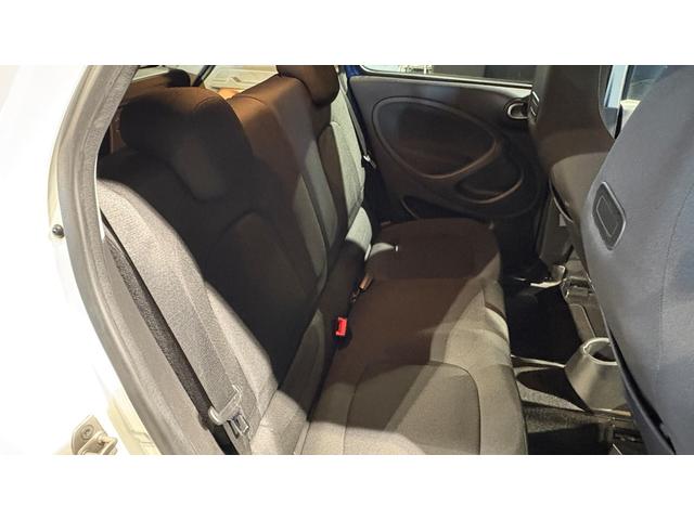 スマートフォーフォー パッション　クルコン　バックカメラ　ポータブルナビ　シートヒーター　ツートン　ツイナミック　クルコン　バックカメラ　ツートン（39枚目）