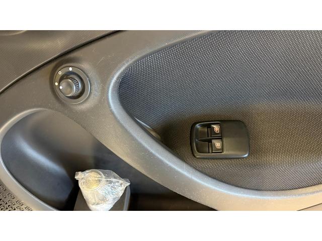 スマートフォーフォー パッション　クルコン　バックカメラ　ポータブルナビ　シートヒーター　ツートン　ツイナミック　クルコン　バックカメラ　ツートン（48枚目）