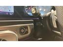 自動車保険に関しても、メルセデス・ベンツ専用のプログラムをご用意しております。飛び石や落下物などでのフロントガラスの修理が必要となった場合、最大で9万円分の補償を致します。