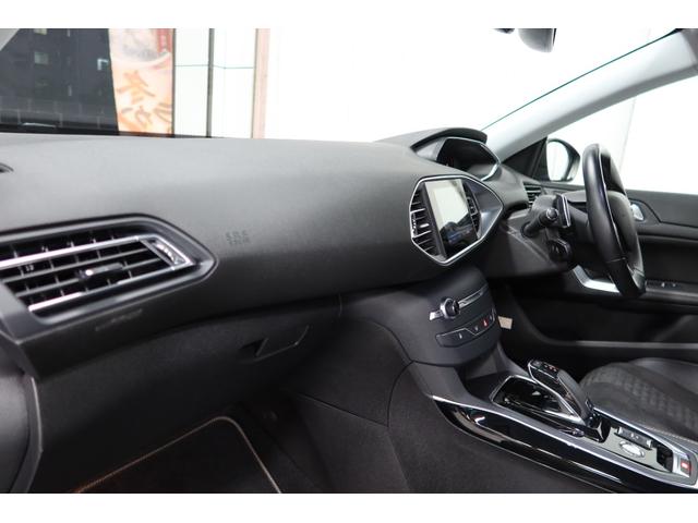 ３０８ ロードトリップ　ブルーＨＤｉ　カープレイ　ＬＥＤヘッドライト　アダプティブクルーズコントロール　前後ドライブレコーダー　パドルシフト　バックカメラ　ブラインドスポット　ＥＴＣ（27枚目）