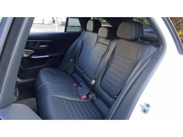 【リアシート】分割可等式のリアシートにはＩＳＯＦＩＸ対応チャイルドセーフティシート固定装置が付いており、安全にチャイルドシートを取り付けして頂けます。