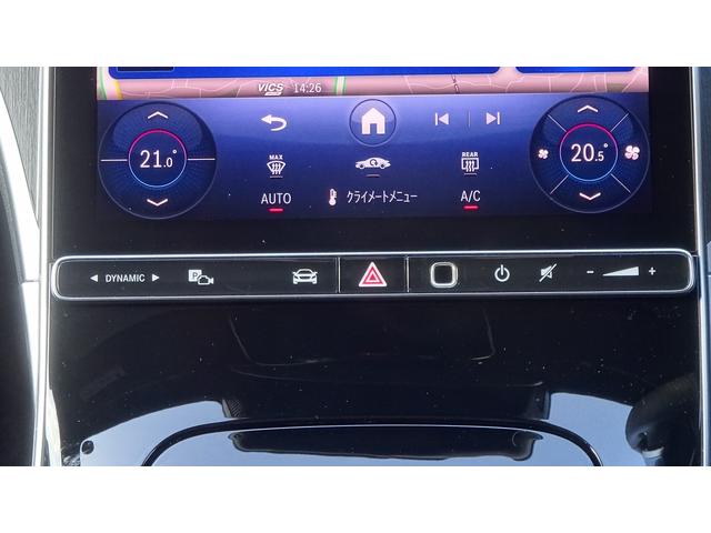 生体認証によってドライバーを認識し、瞬時にロックを解除するとともに、パーソナルプロファイルを呼び出し、ステアリングやシートを適切な位置に合わせてくれる