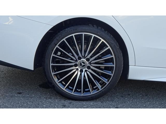 タイヤ空気警告システムによりパンク等のアクシデントがメーターに表示されいち早くお気付き頂けます。