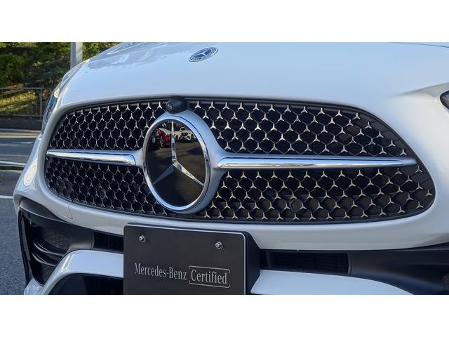 スリーポインテッドスターが散りばめられた「スターパターンフロントグリル」を採用