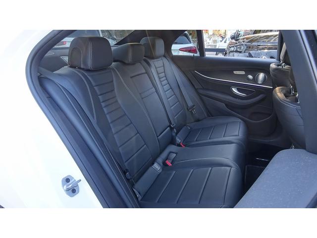 全席が主役となっておりますので、後部座席も快適な乗り心地です。是非、一度実際に乗っていただき、お確かめ下さいませ。