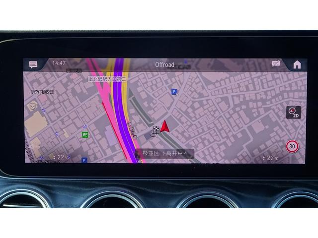 【コマンドシステム】ナビゲーション機能は３Ｄ表示で分かり易いルート案内を行ってくれますまたオーディオはＡＭ／ＦＭ／地デジ／ＳＤ／ＵＳＢ／Ｂｌｕｅｔｏｏｔｈオーディオとお愉しみ頂けます。