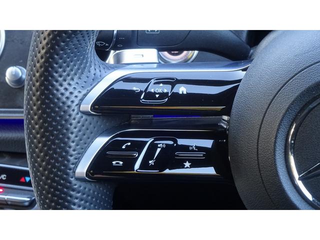 運転中も操作しやすいステアリングスイッチ付き！ボリューム調整など、運転中のちょっとした操作はハンドルを放すことなく操作可能です！