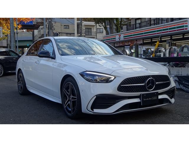 片側あたり１００万画素以上のプロジェクション・モジュールを内蔵するウルトラ・ハイ・ビーム付きデジタル・ライトと、アダプティブ・ハイ・ビーム・アシスト・プラスを組み合わせ周囲の眩惑を抑え広範囲を照射