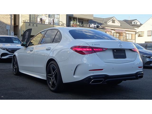 【スポーツサスペンション】セレクティブダンピングシステム付のスポーツサスペンションが、思いのままのスポーティなハンドリングと、日々の心地よい移動のための優れた快適性を実現します。