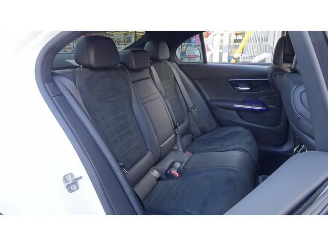 全席が主役となっておりますので、後部座席も快適な乗り心地です。是非、一度実際に乗っていただき、お確かめ下さいませ。