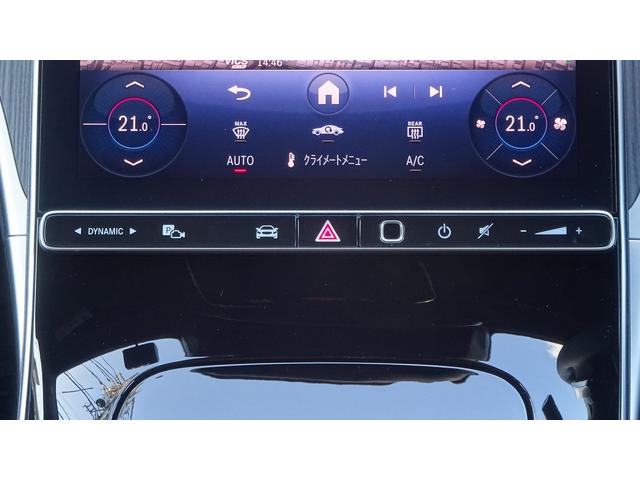 生体認証によってドライバーを認識し、瞬時にロックを解除するとともに、パーソナルプロファイルを呼び出し、ステアリングやシートを適切な位置に合わせてくれる