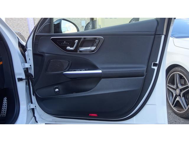 【メモリー機能付パワーシート】３ポジションまでシートポジションを記憶できるため、複数人数での使用や、休憩ポジション・走行ポジションなど様々な使い方があります。