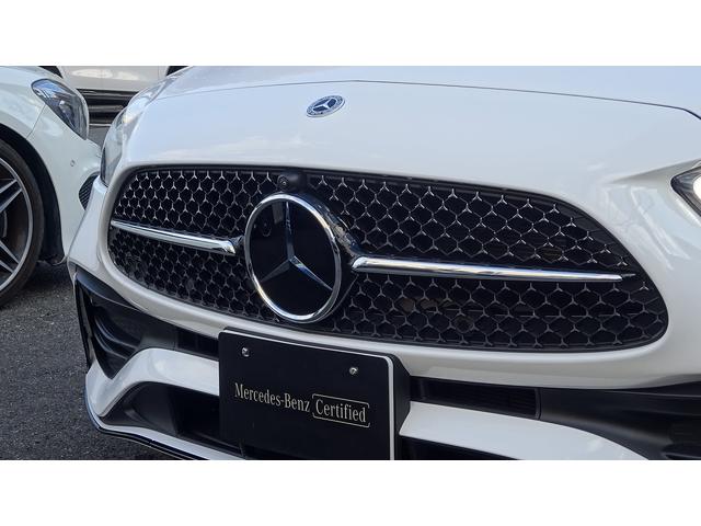 スリーポインテッドスターが散りばめられた「スターパターンフロントグリル」を採用