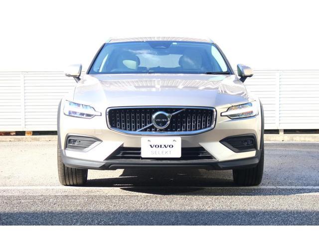 Ｖ６０ クロスカントリー　アルティメット　Ｂ５　ＡＷＤ　認定中古車　Ｇｏｏｇｌｅナビ搭載　３６０度ビューカメラ　スマホ連動　ブロンドレザーシート　安全支援システム　運転支援システム（6枚目）