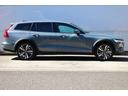 Ｖ６０ クロスカントリー　アルティメット　Ｂ５　ＡＷＤ　Ｇｏｏｇｌｅインフォテインメント　チャコールレザーシート　９インチナビ　３６０度カメラ　先進安全支援システム（6枚目）