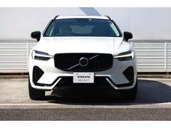 ２０２３年モデル　ＸＣ６０　Ｒｅｃｈａｒｇｅ　Ｕｌｔｉｍａｔｅ　Ｔ６　ＡＷＤ　Ｐｌｕｇｉｎ−Ｈｙｂｒｉｄ　クリスタルホワイト　アンバーレザーシート　サンルーフ　エアサス 2