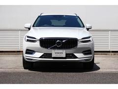 ボルボのＳＵＶ・ＸＣ６０は、安全性と快適性をバランスよく保ったモデルです。インスクリプショングレードはラグジュアリーグレードです。 3