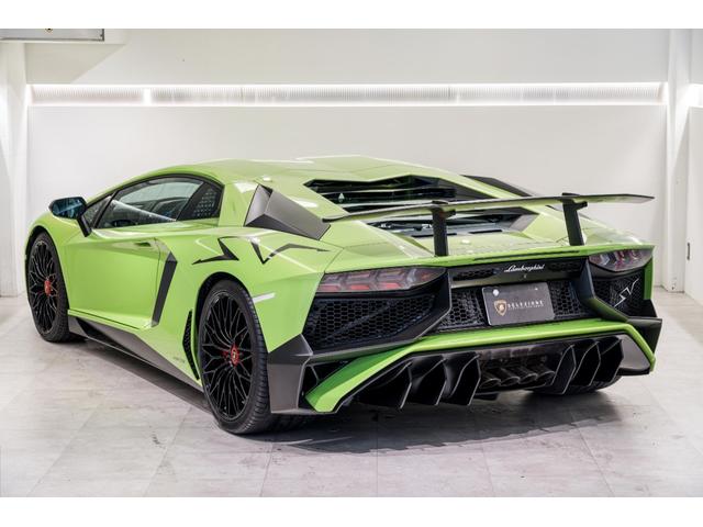 アヴェンタドール 　ＳＶ　４ＷＤ　Ｖｅｒｄｅ　Ｉｔｈａｃａ　Ｆｉｘｅｄ　ｒｅａｒ　ａｉｒ　ｉｎｔａｋｅ　ｃａｒｂｏｎ　ｆｉｂｅｒ　Ｘ－Ｆｒａｍｅ　＆　Ｔ－ｅｎｇｉｎｅ　ｃｏｖｅｒ　ｉｎ　ｃａｒｂｏｎ　ｆｉｂｅｒ（7枚目）