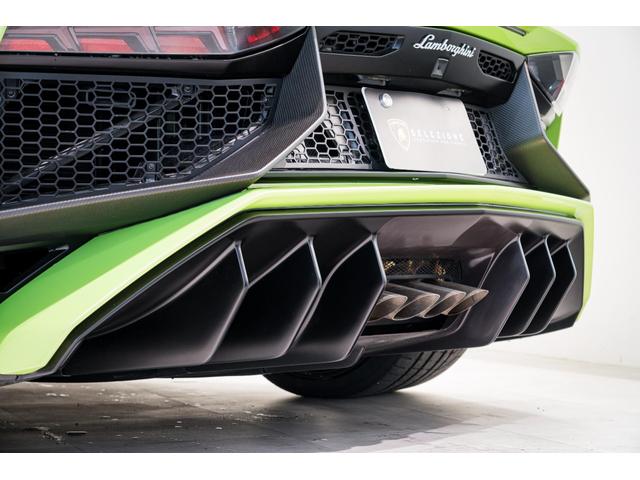 アヴェンタドール 　ＳＶ　４ＷＤ　Ｖｅｒｄｅ　Ｉｔｈａｃａ　Ｆｉｘｅｄ　ｒｅａｒ　ａｉｒ　ｉｎｔａｋｅ　ｃａｒｂｏｎ　ｆｉｂｅｒ　Ｘ－Ｆｒａｍｅ　＆　Ｔ－ｅｎｇｉｎｅ　ｃｏｖｅｒ　ｉｎ　ｃａｒｂｏｎ　ｆｉｂｅｒ（11枚目）