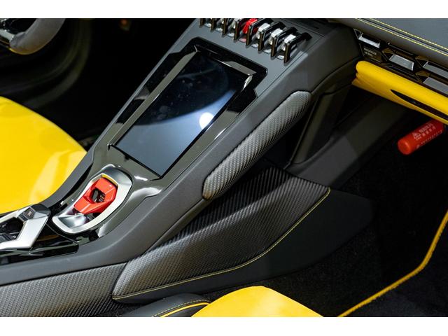 ウラカン ＥＶＯスパイダー　４ＷＤ　Ｇｉａｌｌｏ　Ｔｅｎｅｒｉｆｅ　障害物センサー　ＨＤＤナビ　ＥＴＣ　パワーシート　ＬＥＤヘッドライト　メーカー認定中古車（24枚目）