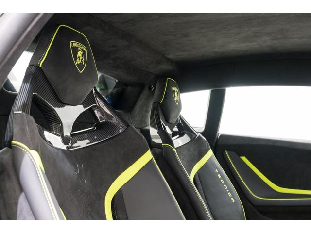 ウラカン 　ＥＶＯ　ＲＷＤ　（ＬＤＦ）　Ｔｅｃｎｉｃａ　Ｂｉａｎｃｏ　フルプロテクション　Ｓｐｏｒｔ　ｓｅａｔｓ　Ａｄ　Ｐｅｒｓｏｎａｍ　Ｉｎｔｅｒｉｏｒ　Ｒｅａｒ　ｖｉｅｗ　ｃａｍｅｒａ（30枚目）